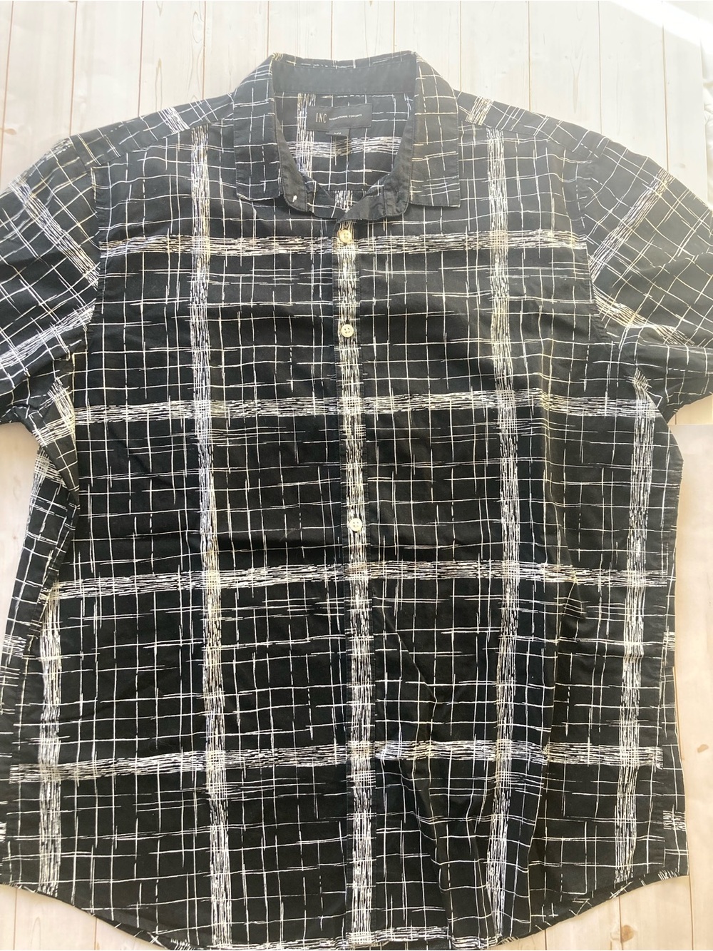 INC International Concepts Men’s XL Black White Plaid Short Sleeve Button Up